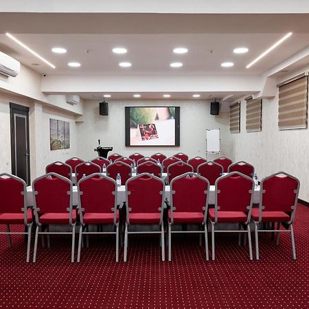 Megapolis Hotel Shymkent Bagian luar foto