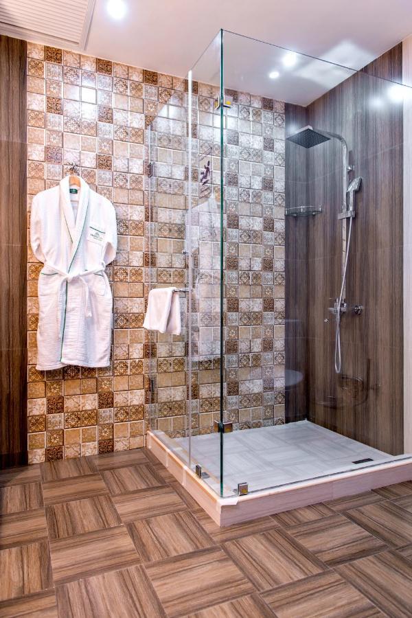 Megapolis Hotel Shymkent Bagian luar foto