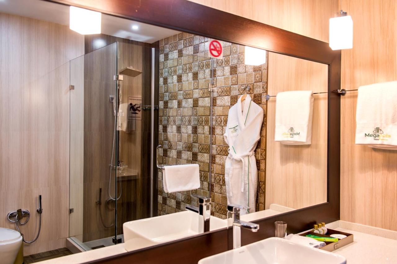 Megapolis Hotel Shymkent Bagian luar foto