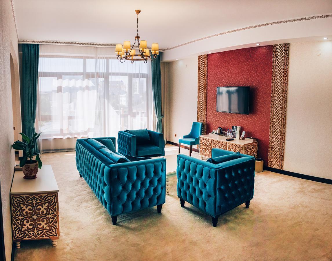 Megapolis Hotel Shymkent Bagian luar foto