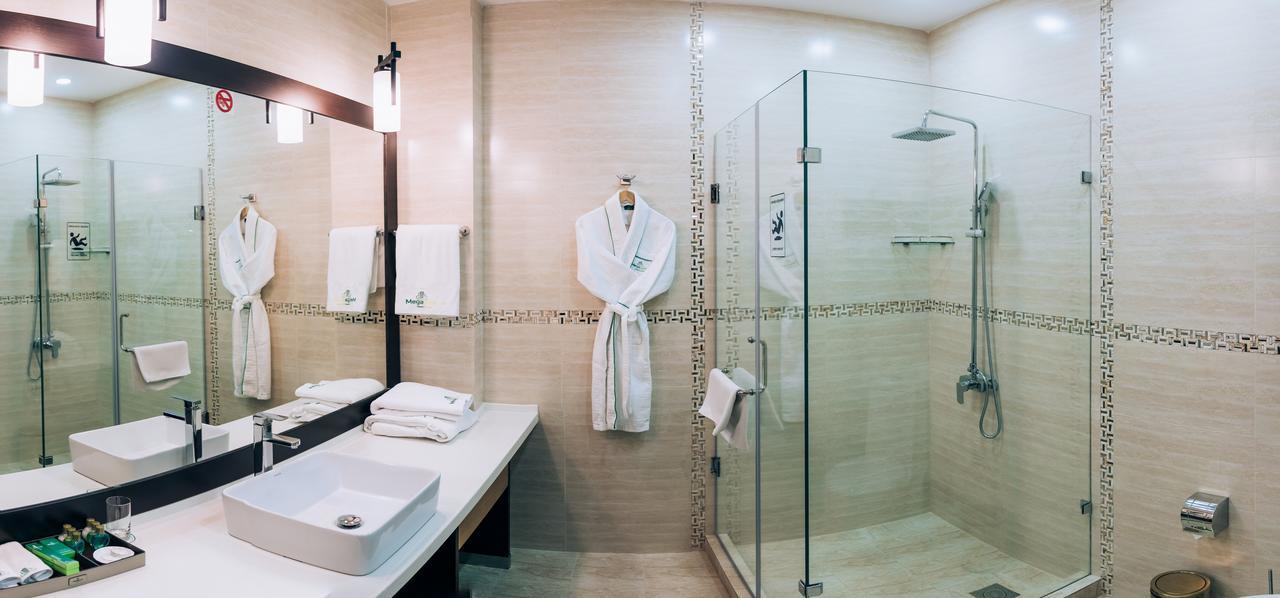 Megapolis Hotel Shymkent Bagian luar foto